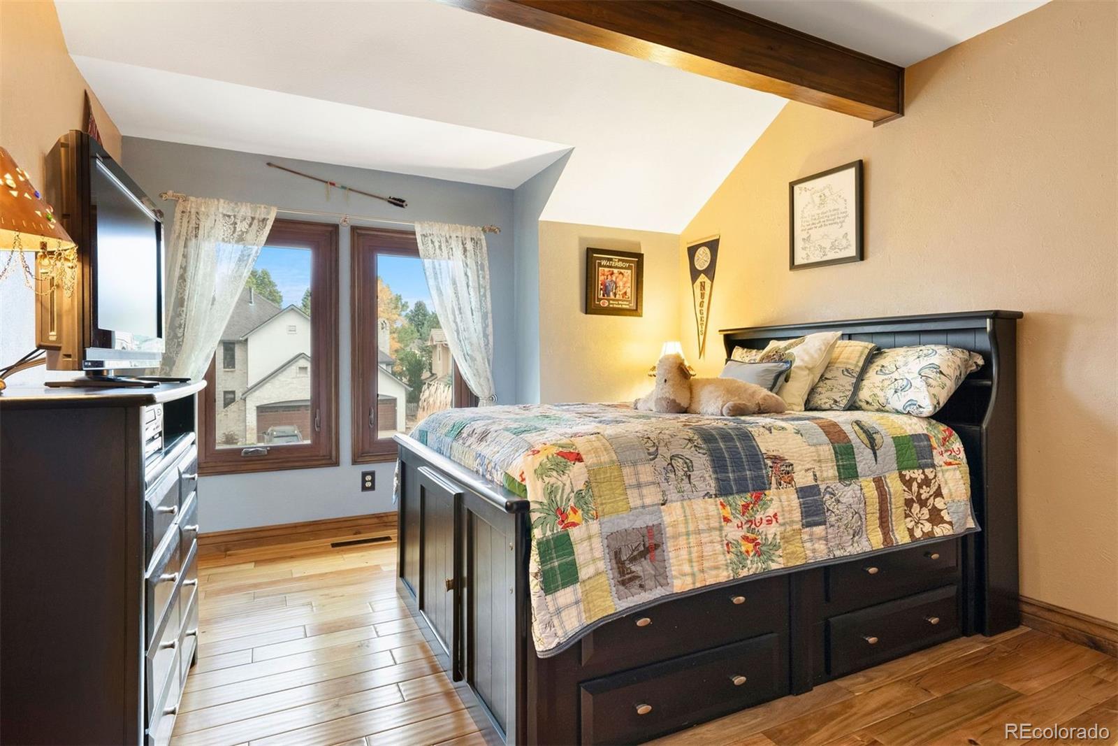 5038 E Nichols Place