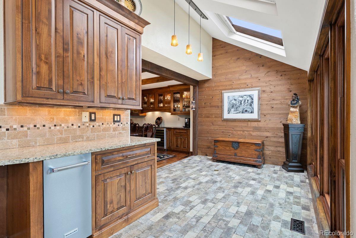 5038 E Nichols Place