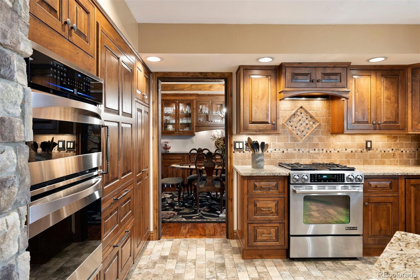 5038 E Nichols Place