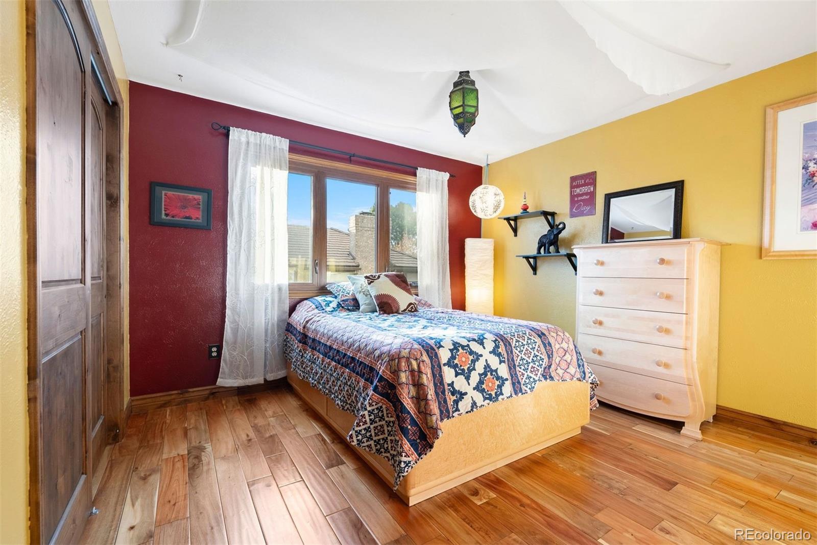 5038 E Nichols Place