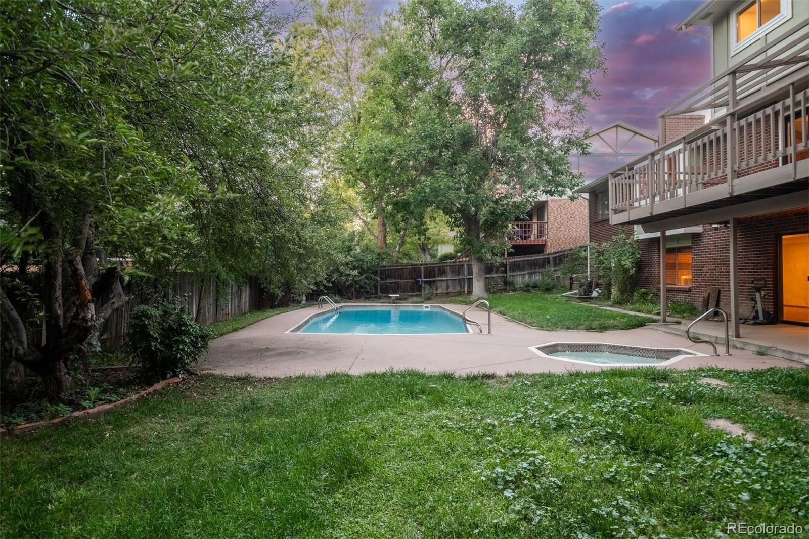 10562 E Maplewood Drive