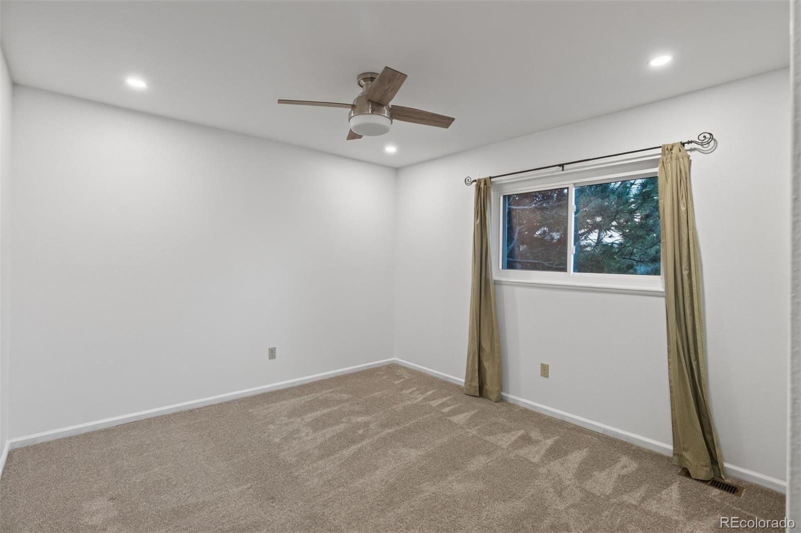 10562 E Maplewood Drive