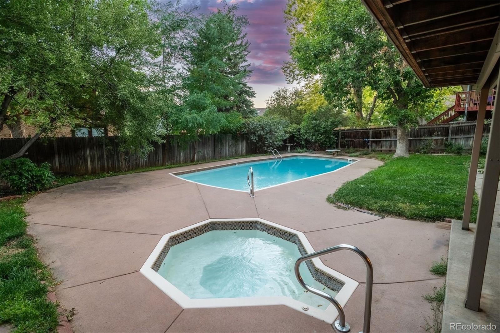 10562 E Maplewood Drive
