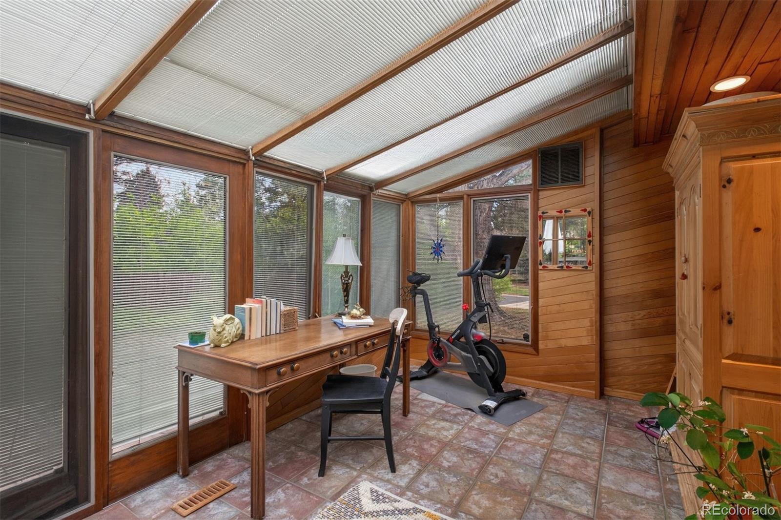 2002 Green Oaks Lane