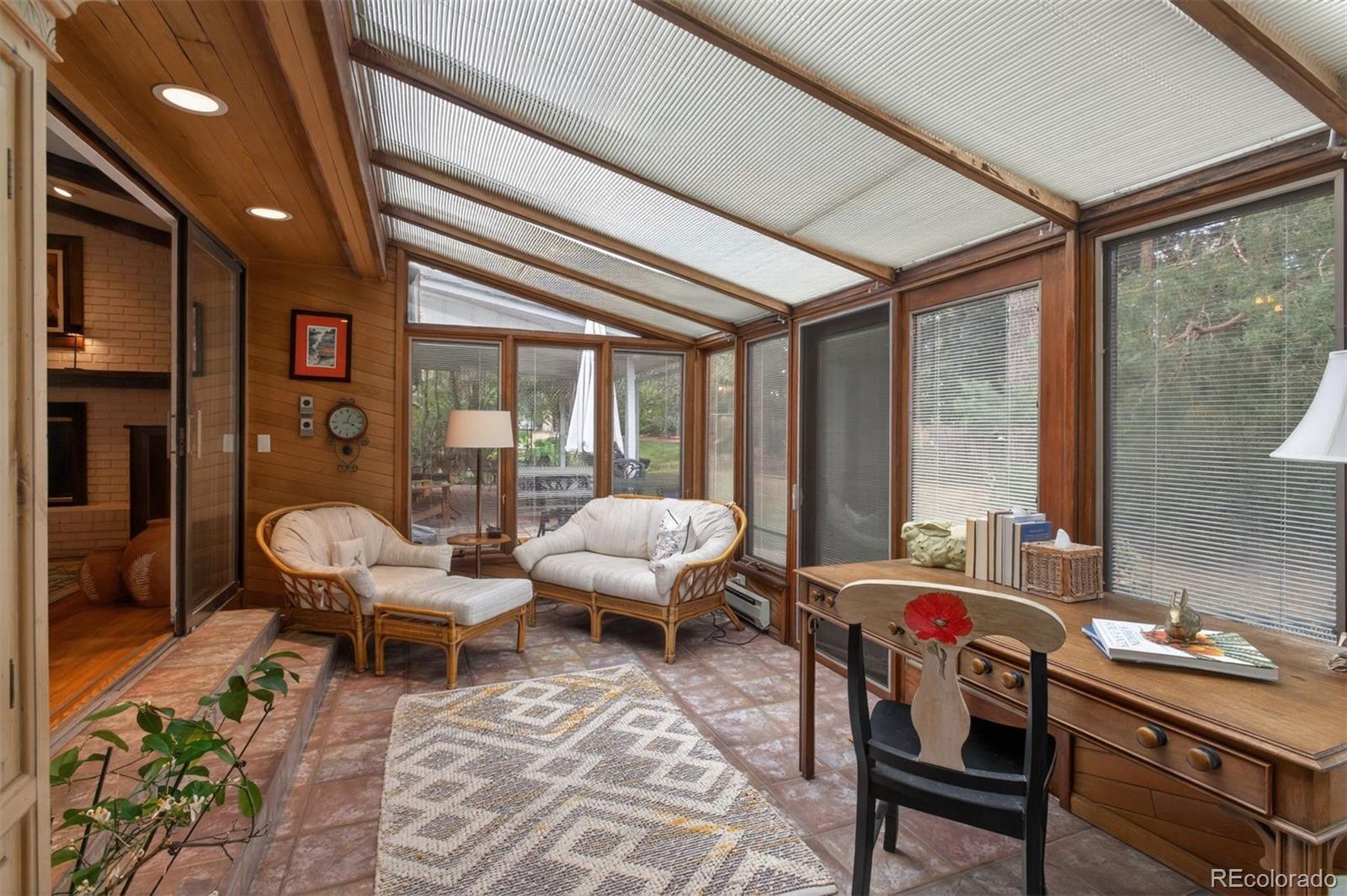 2002 Green Oaks Lane