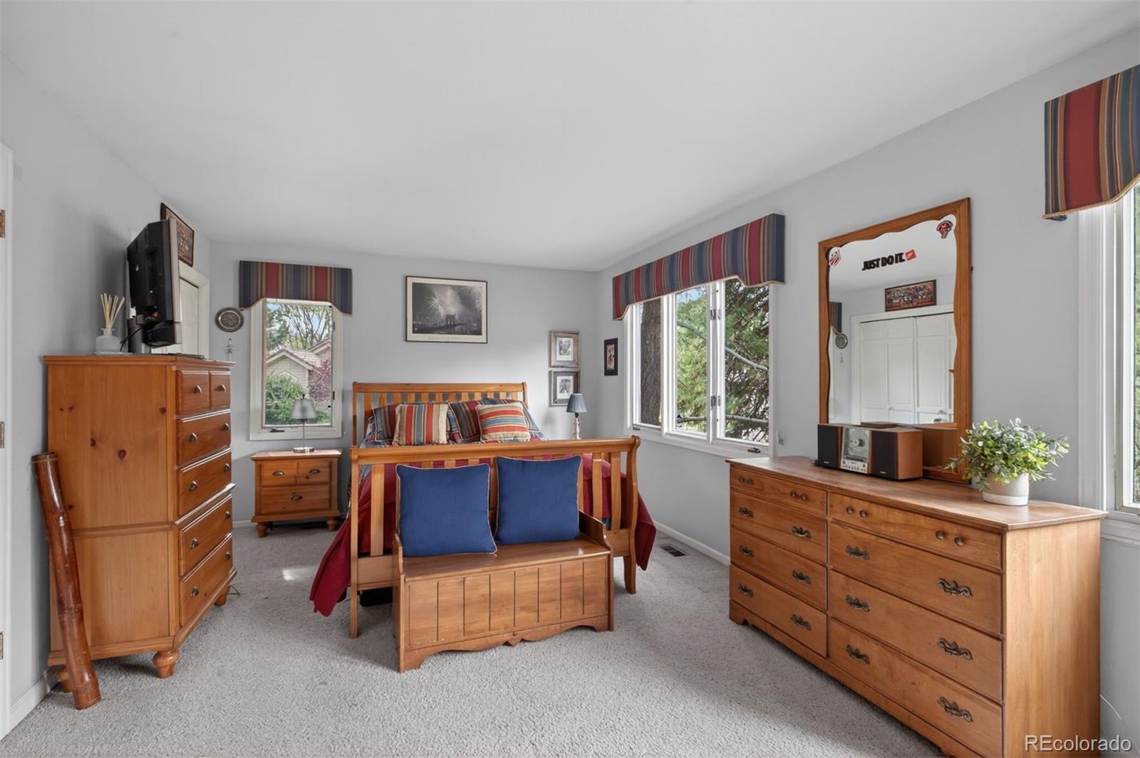 2002 Green Oaks Lane