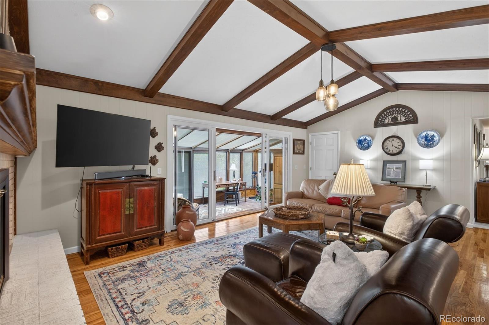 2002 Green Oaks Lane