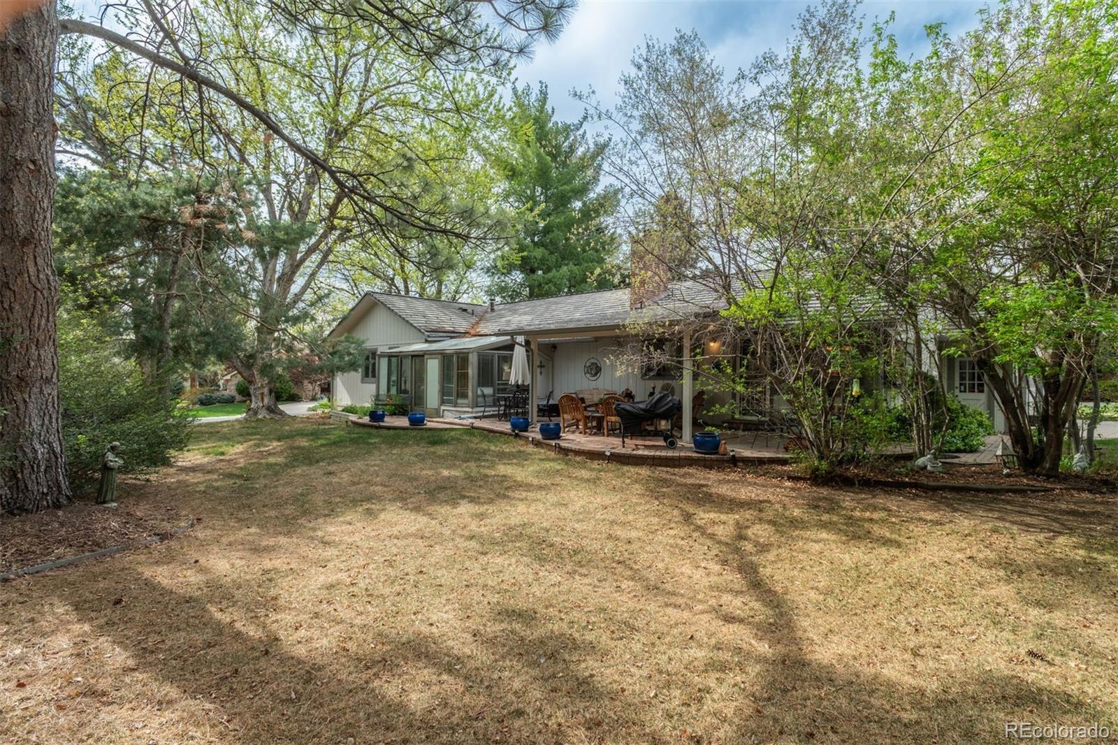 2002 Green Oaks Lane