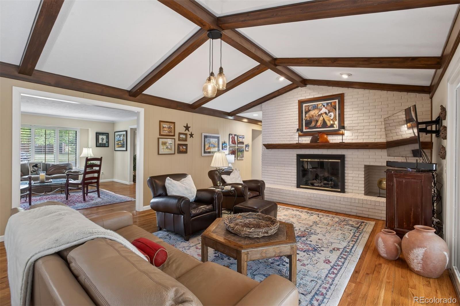 2002 Green Oaks Lane