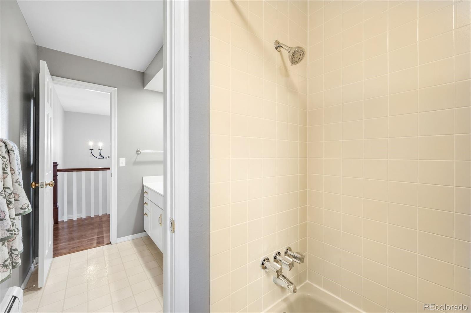 5832 S Geneva Street