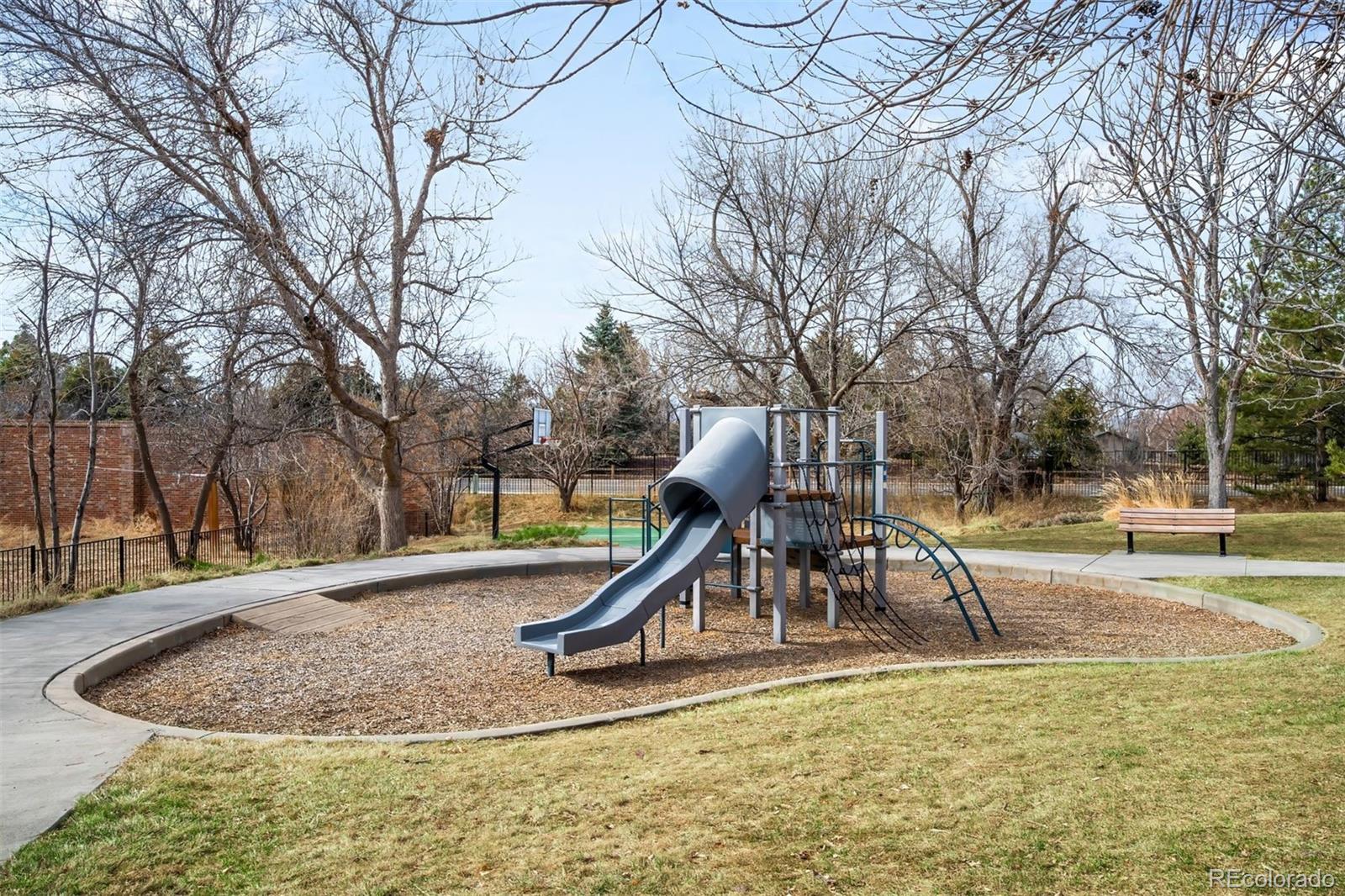 5832 S Geneva Street