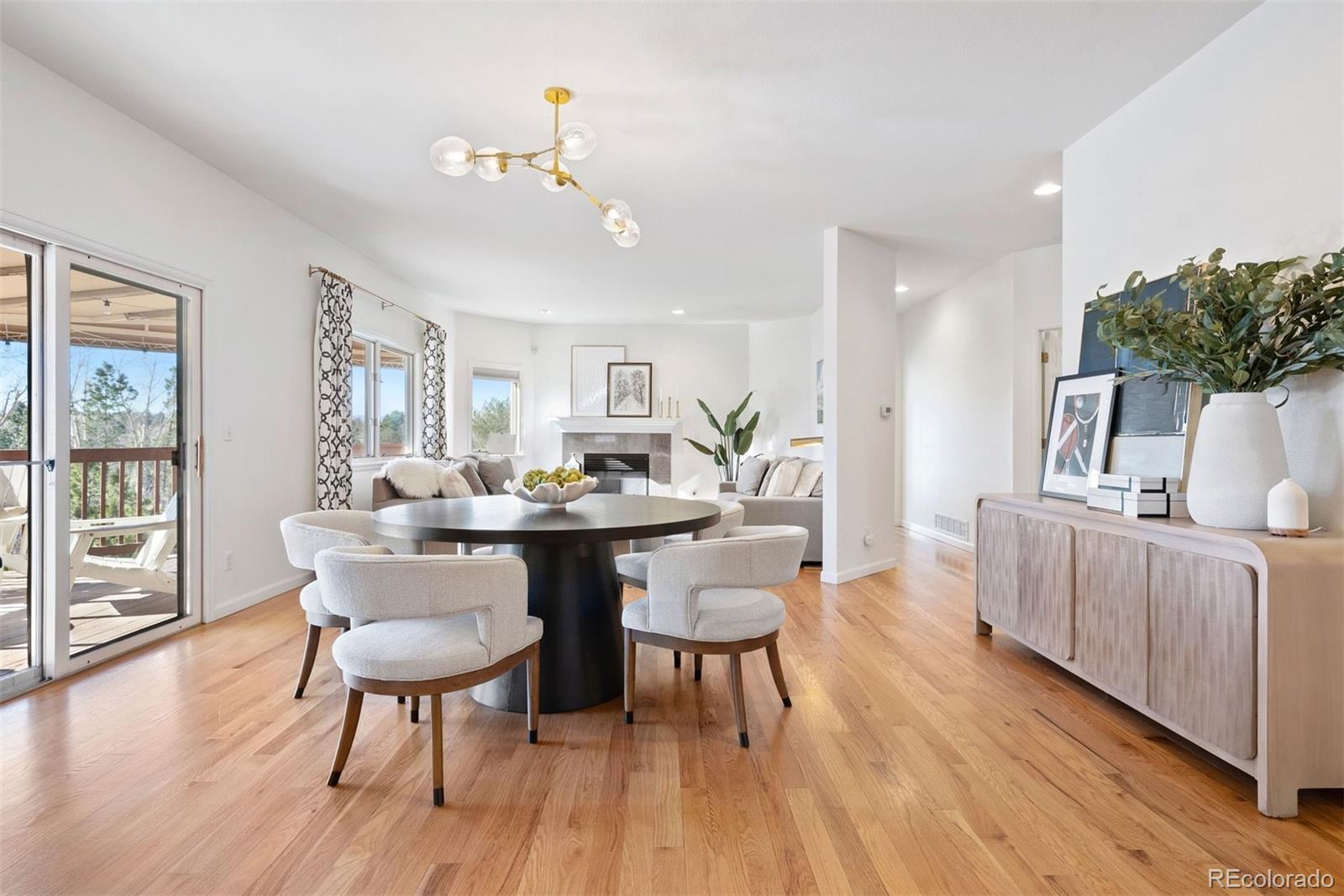 4212 E Orchard Place