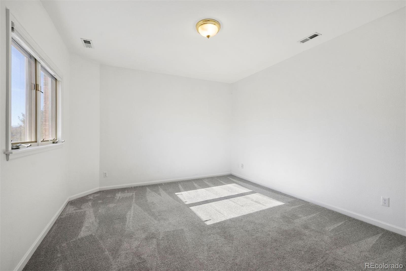 4212 E Orchard Place