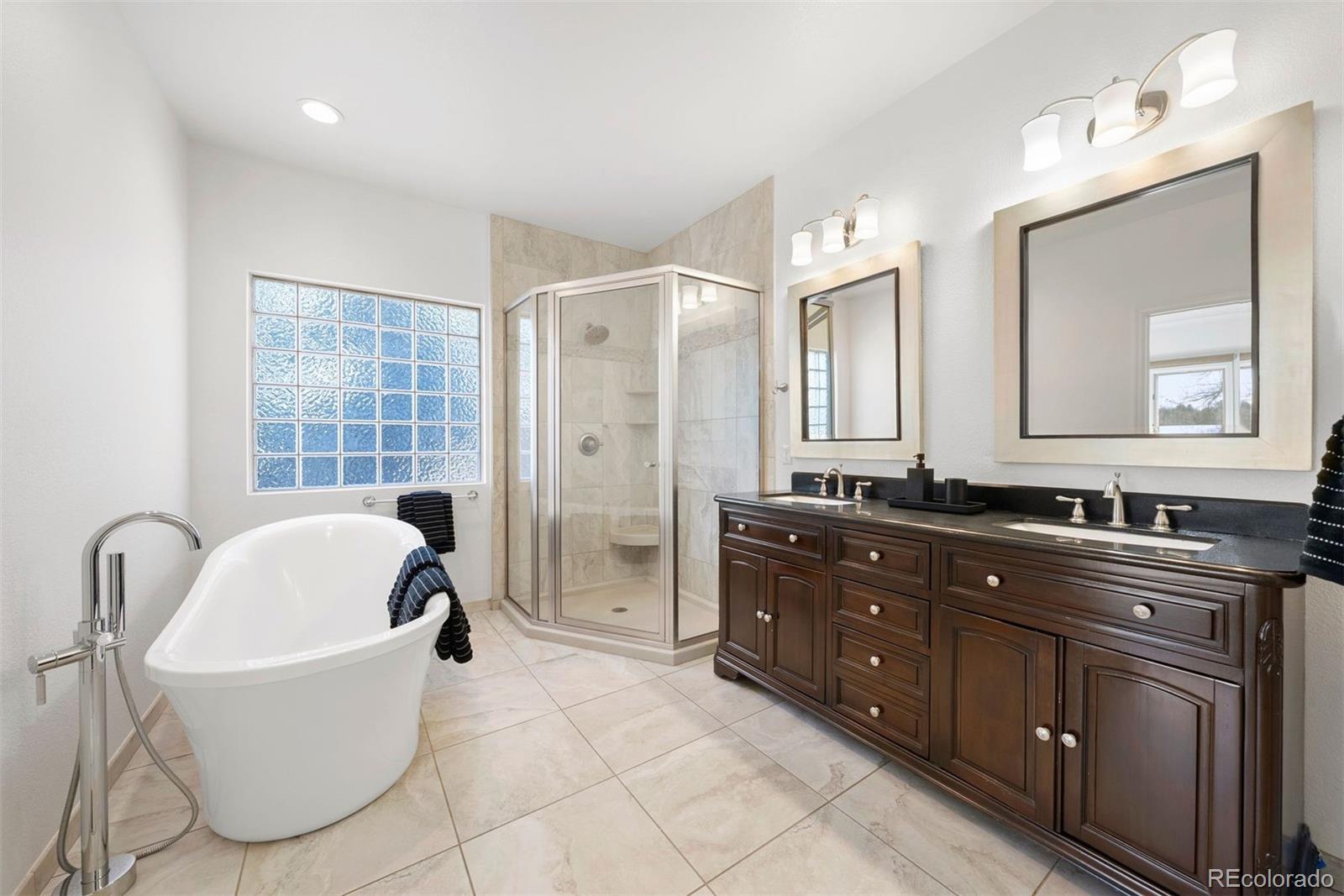 4212 E Orchard Place