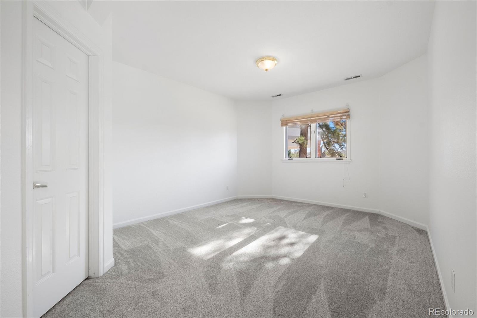 4212 E Orchard Place