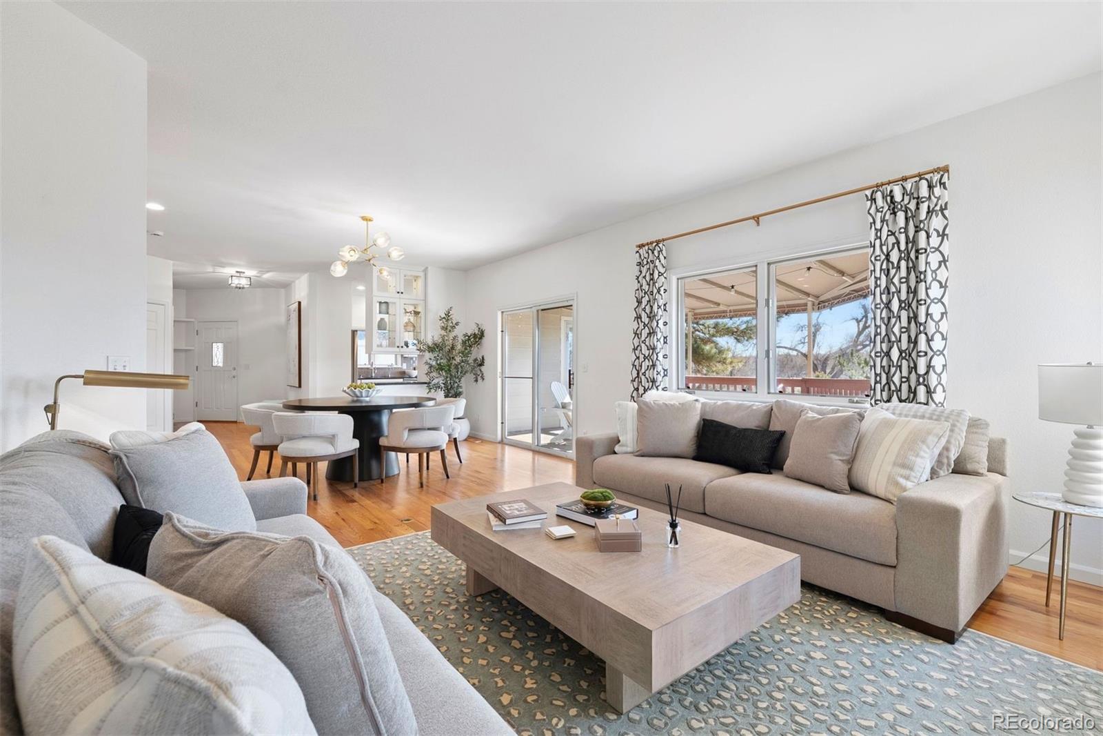 4212 E Orchard Place