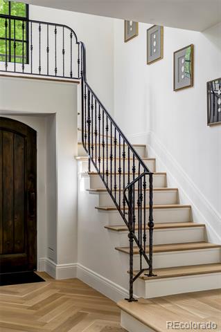 4 Foxtail Circle