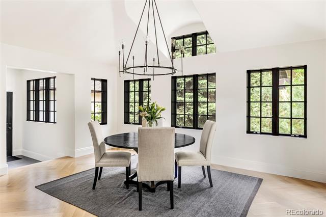 4 Foxtail Circle
