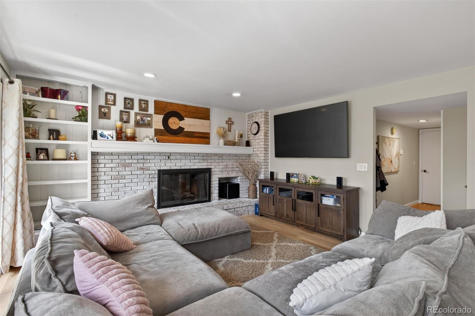 4823 E Links Circle