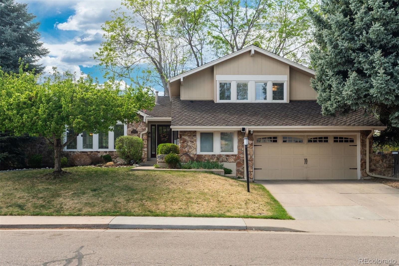 4823 E Links Circle