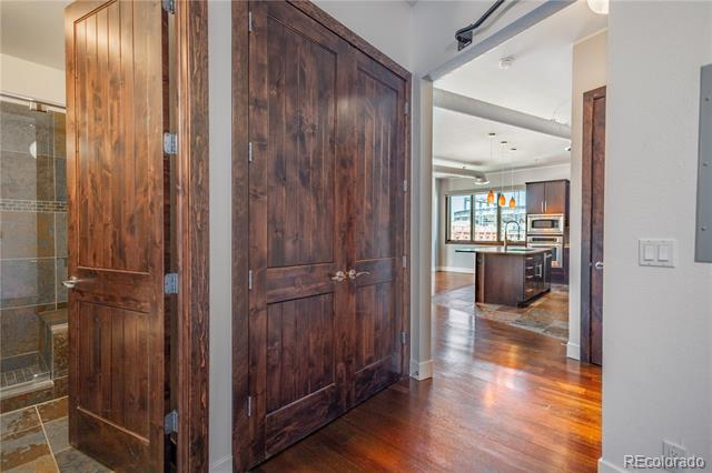 2101 Larimer Street Unit: 402