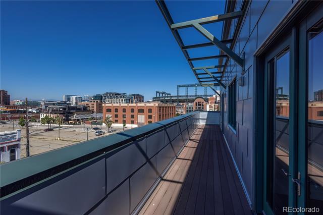 2101 Larimer Street Unit: 402
