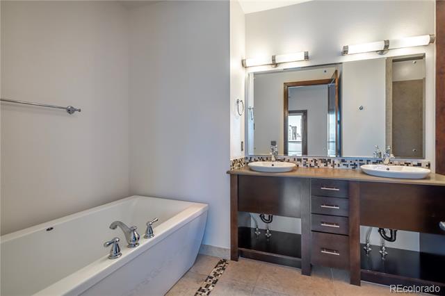 2101 Larimer Street Unit: 402