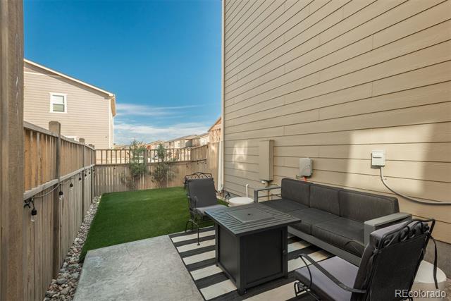 2907 Distant Rock Avenue
