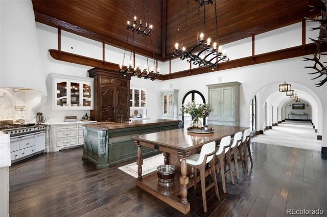 1 Elk Pointe Lane