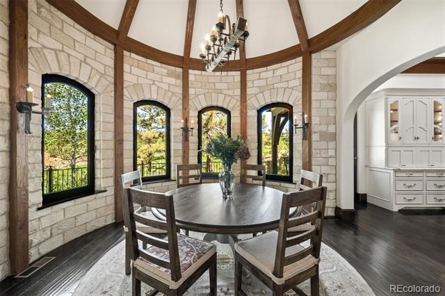 1 Elk Pointe Lane