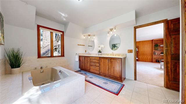 5770 Oak Creek Lane