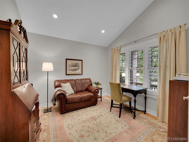 7628 Pineridge Terrace