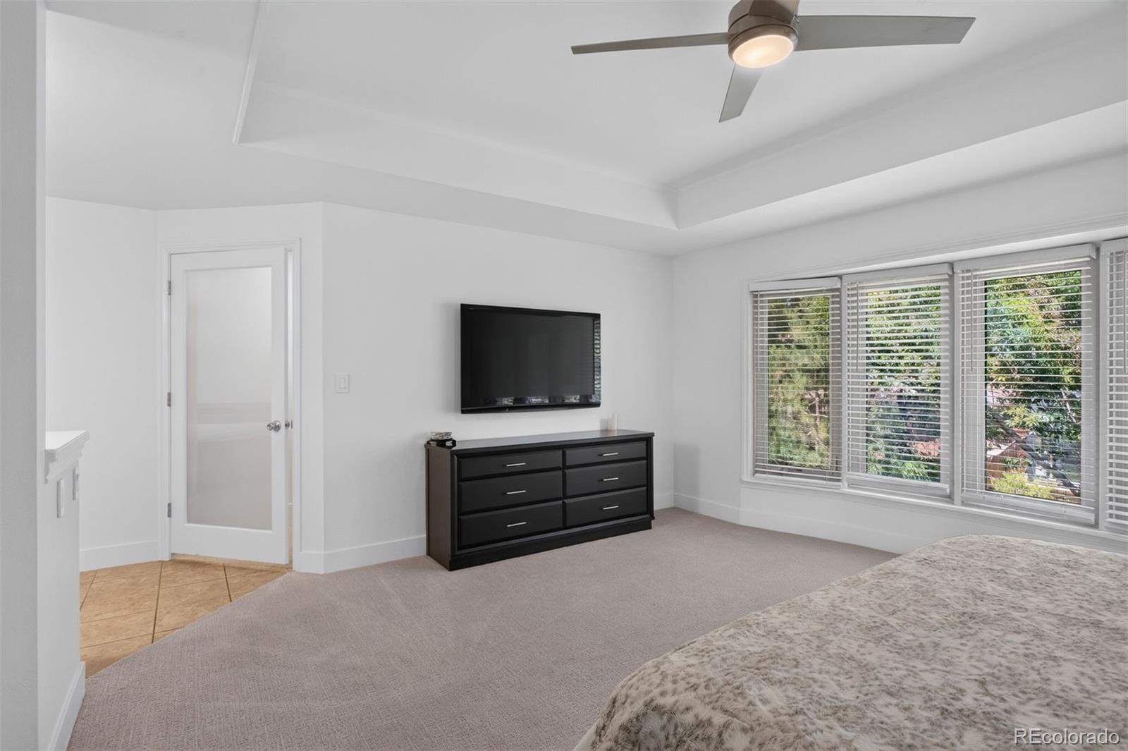 5373 E Links Circle