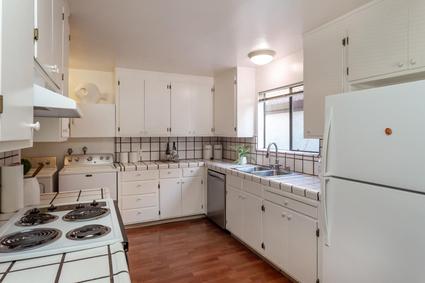 507 & 509 W Rincon AVE