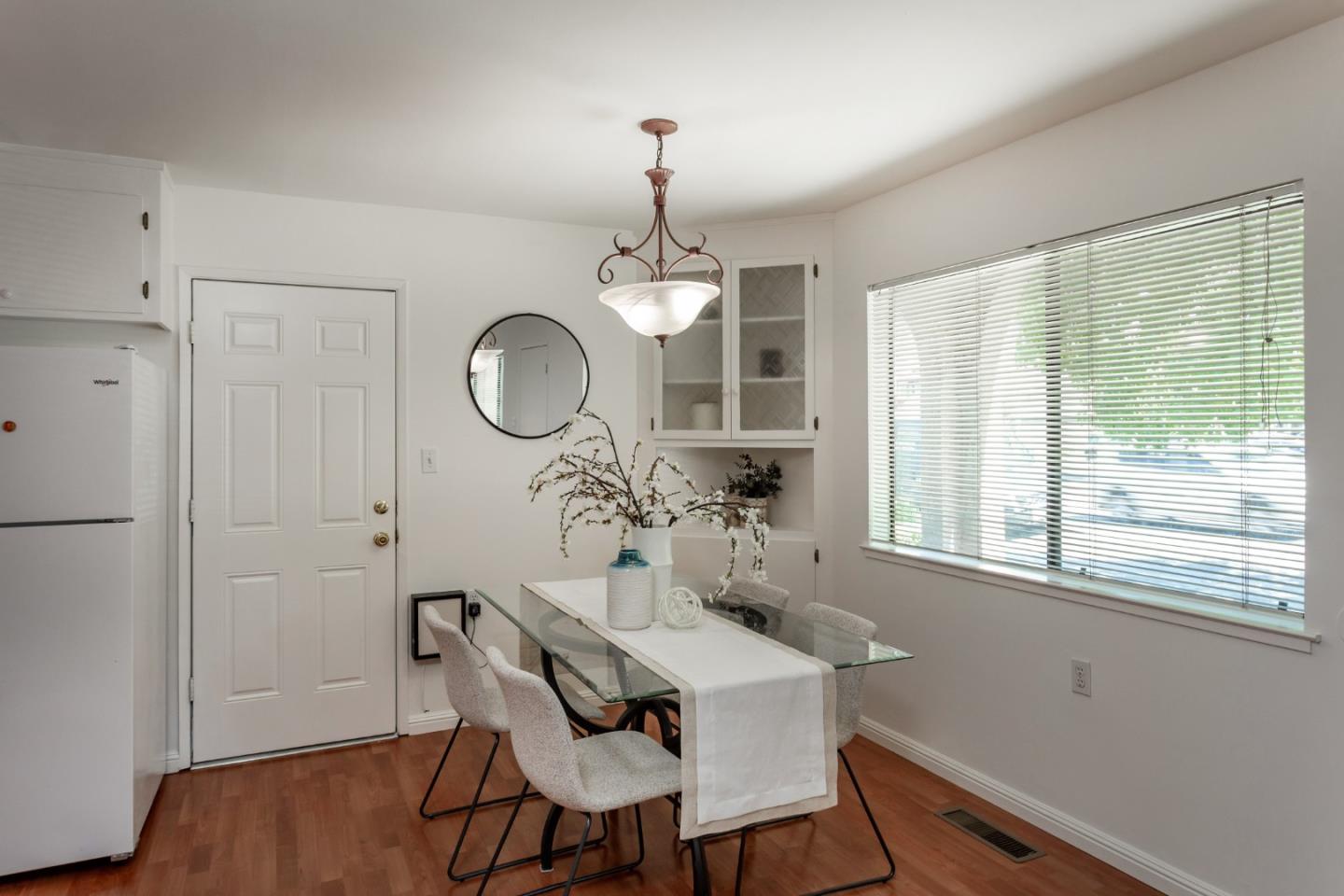 507 & 509 W Rincon AVE