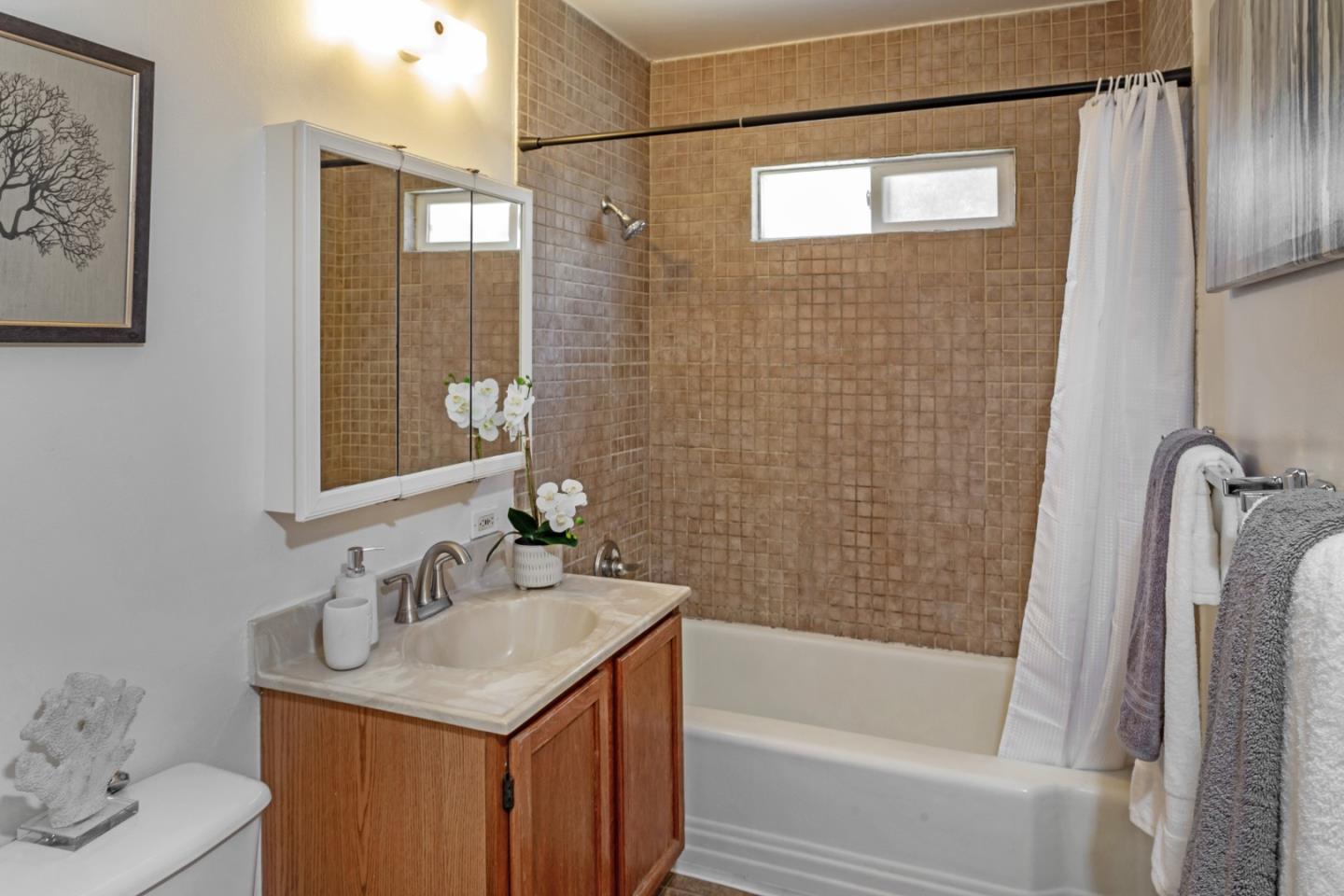 507 & 509 W Rincon AVE