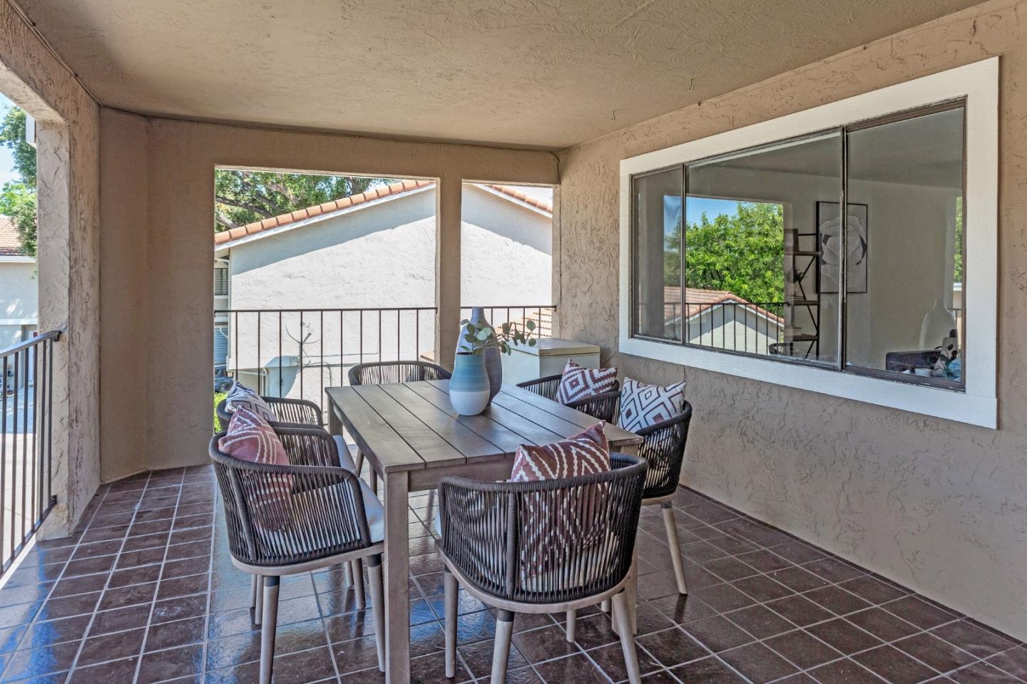 507 & 509 W Rincon AVE