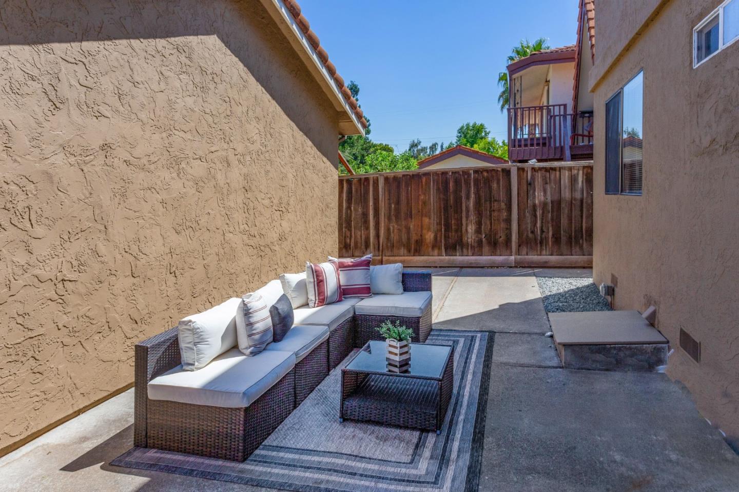 507 & 509 W Rincon AVE