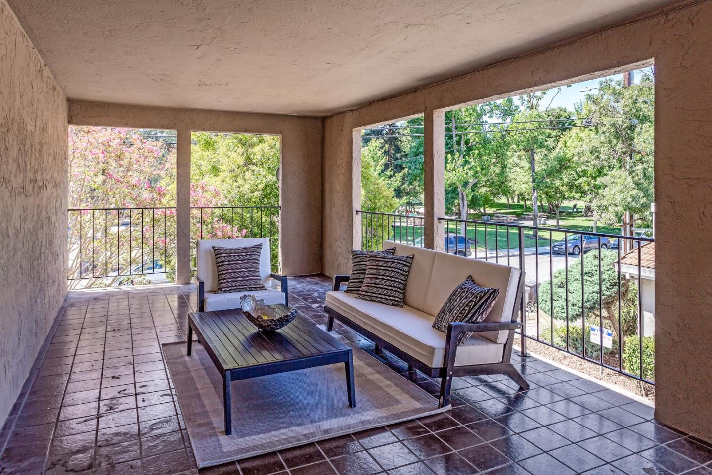 507 & 509 W Rincon AVE