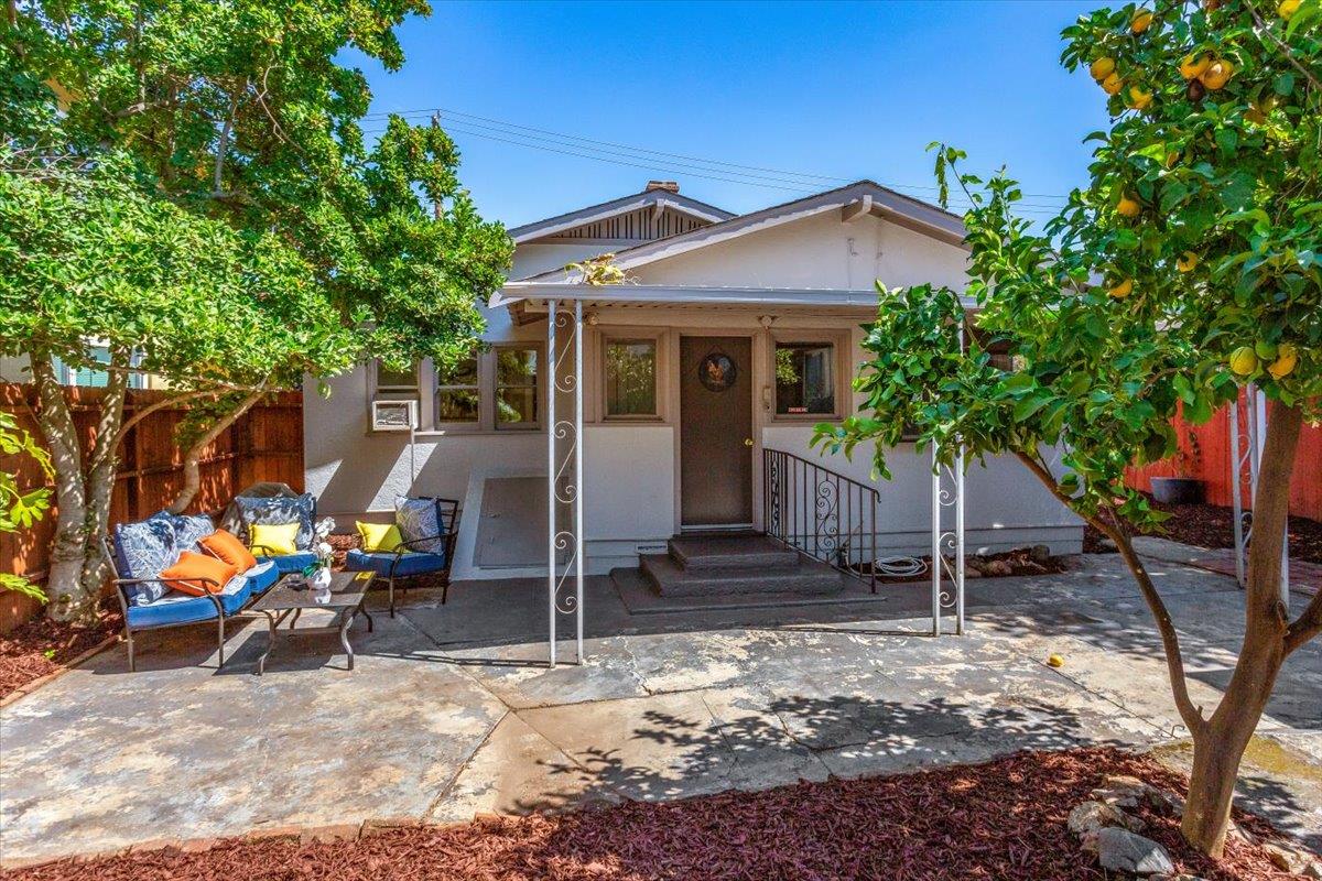 384 E Washington AVE