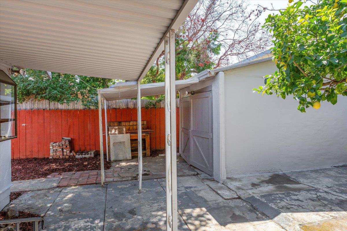 384 E Washington AVE