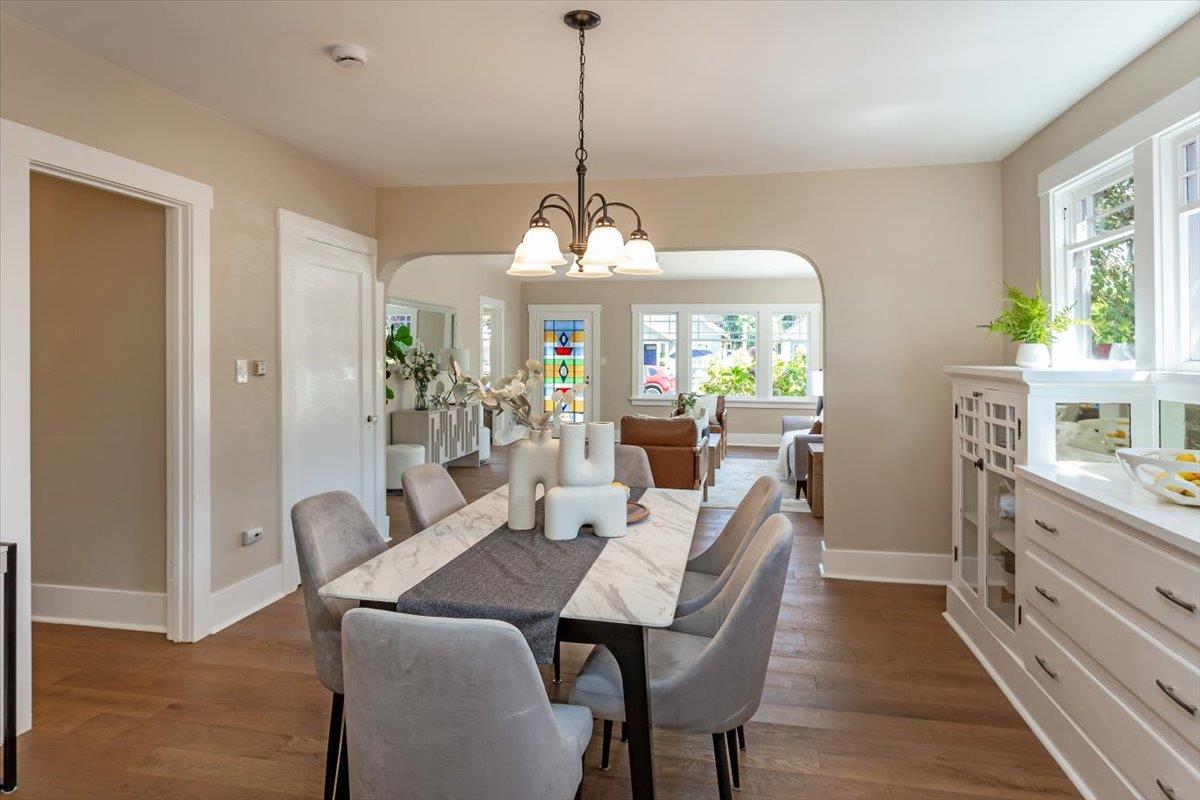 384 E Washington AVE