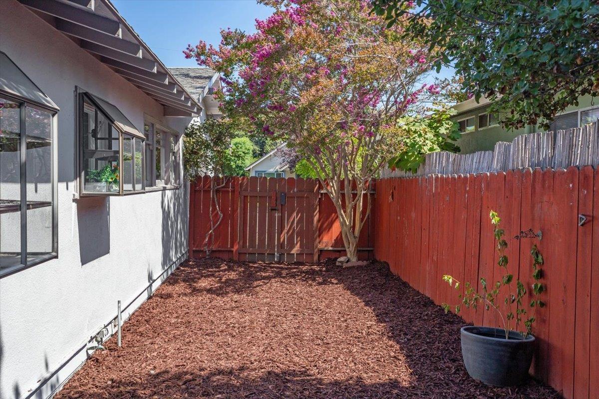 384 E Washington AVE