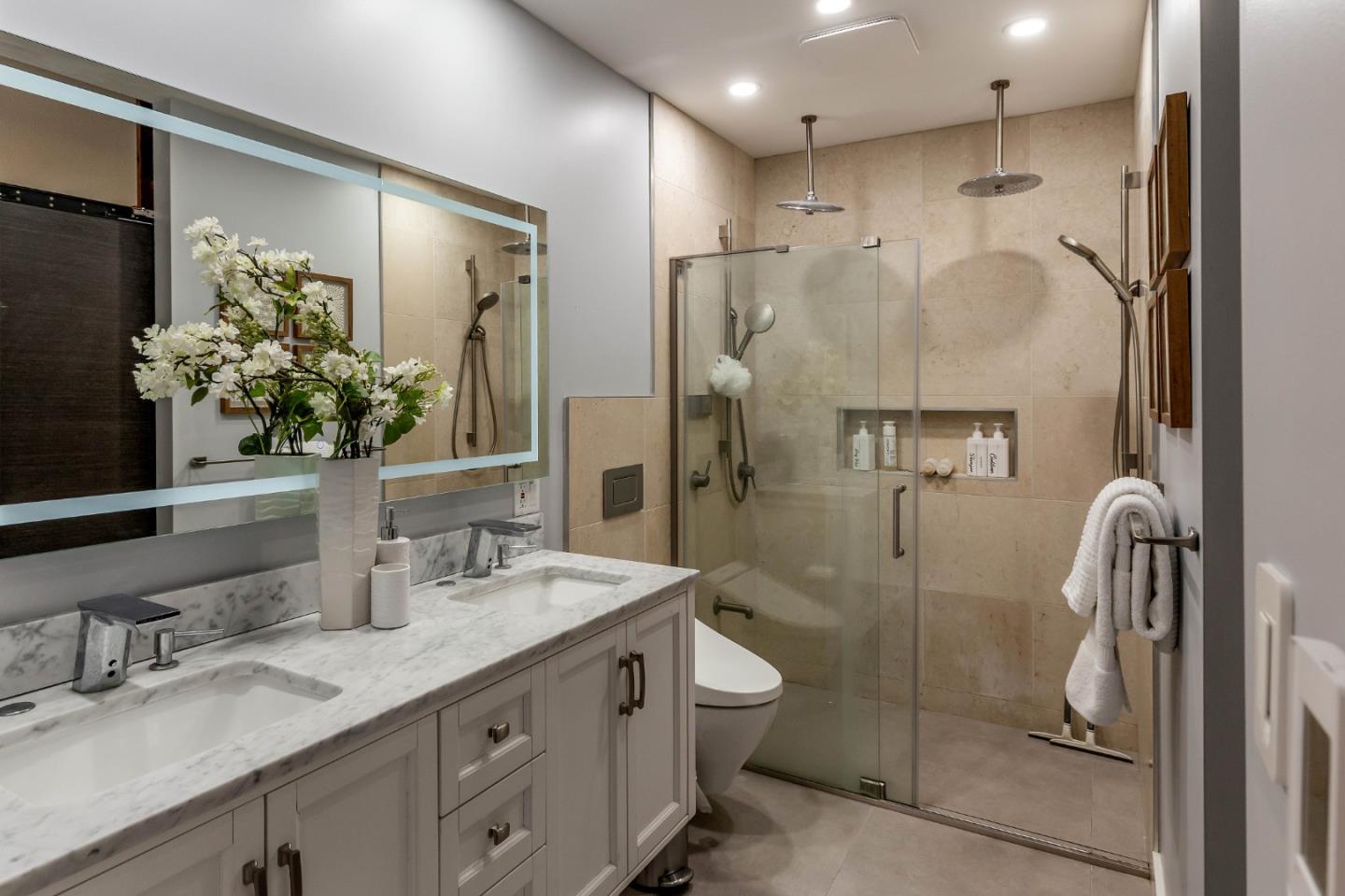 1374 Keenan WAY