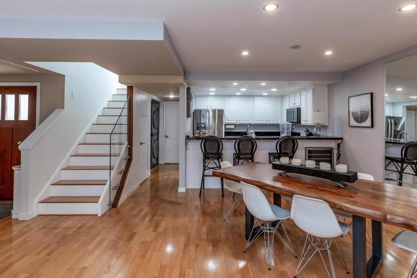1374 Keenan WAY