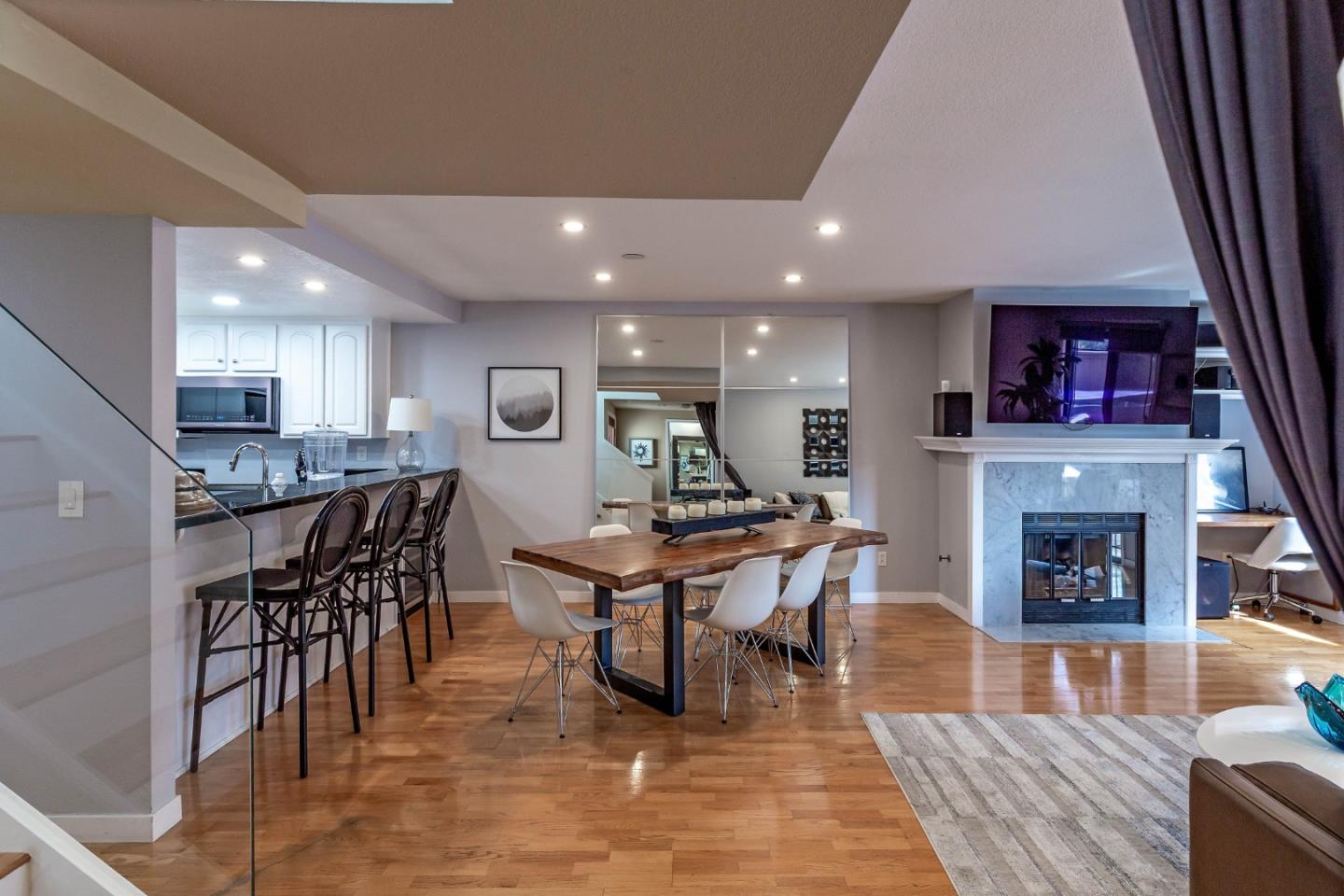 1374 Keenan WAY