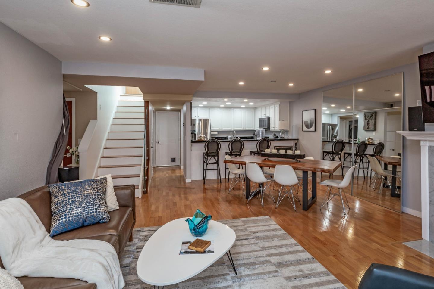 1374 Keenan WAY