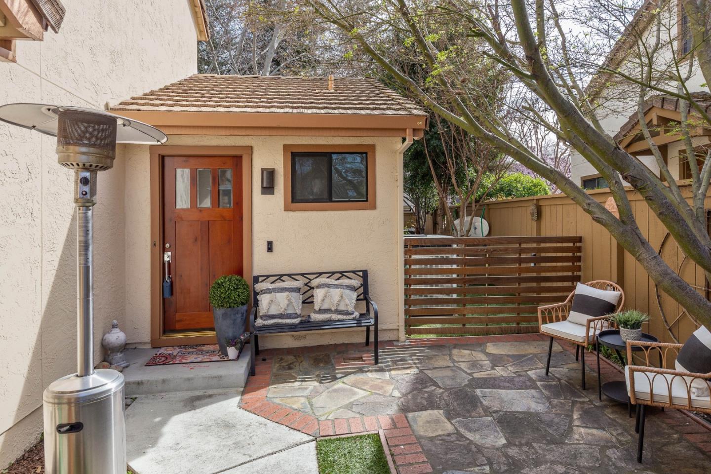 1374 Keenan WAY