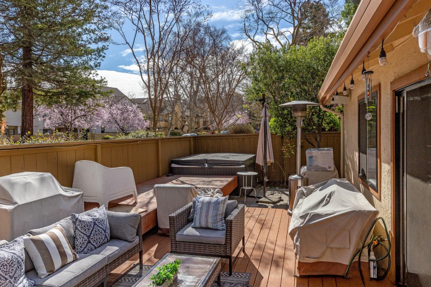 1374 Keenan WAY