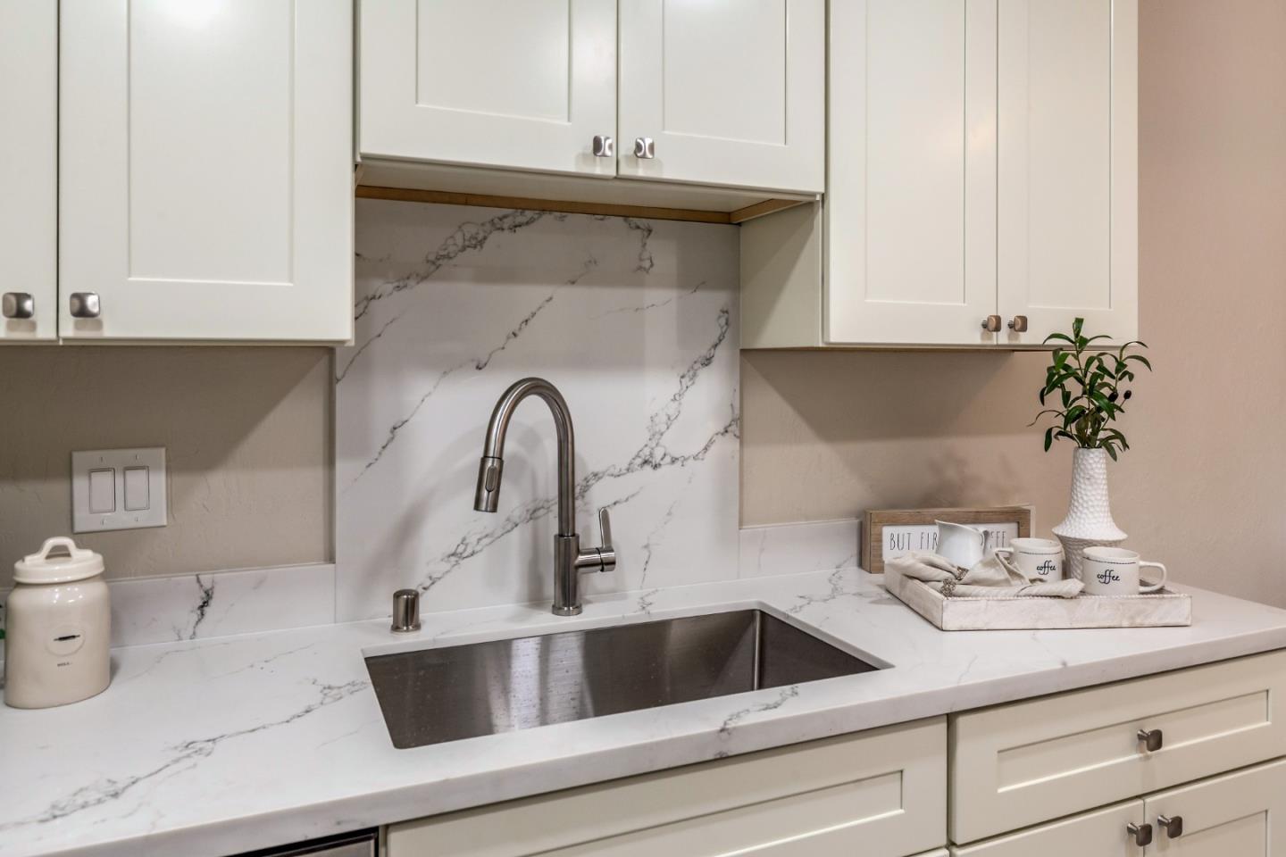 1730 Halford AVE 250